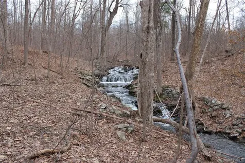 19 S Cross Road Staatsburg NY 12580