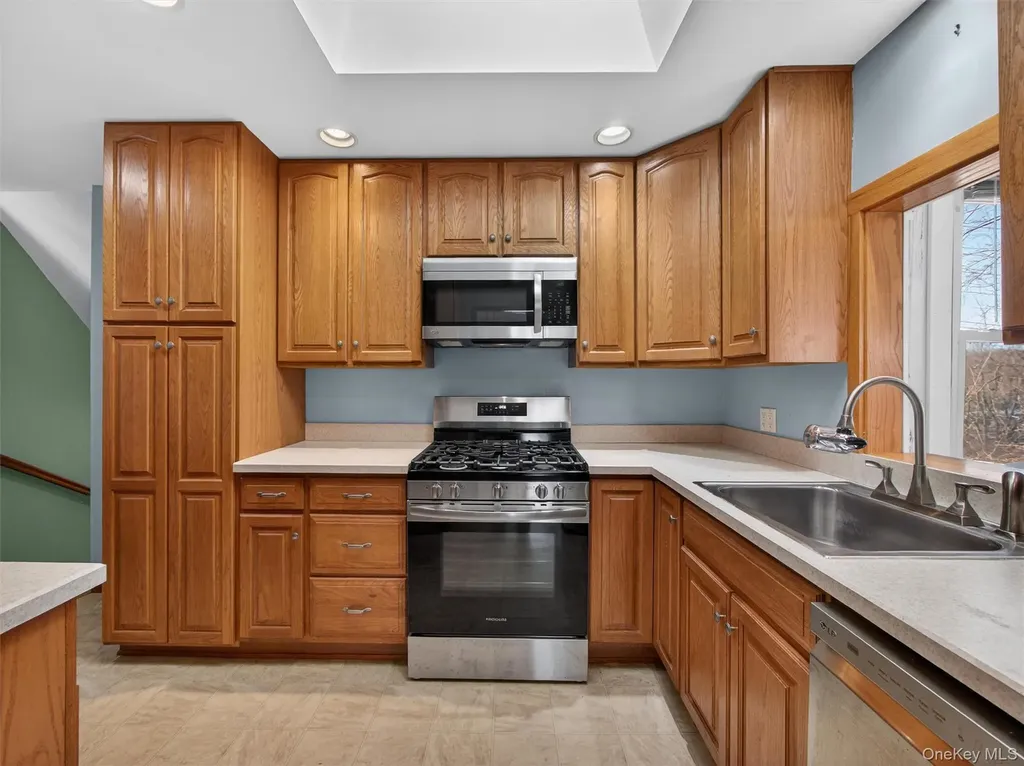 7 Greenway E Sloatsburg NY 10974