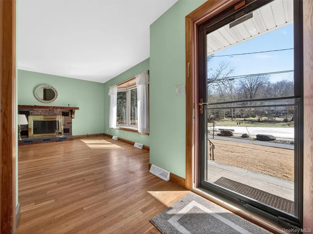 7 Greenway E Sloatsburg NY 10974