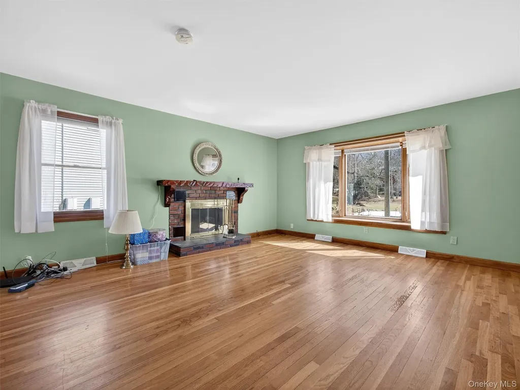 7 Greenway E Sloatsburg NY 10974