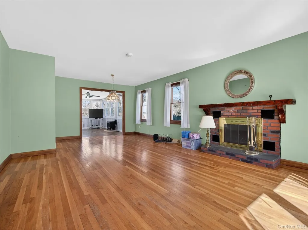 7 Greenway E Sloatsburg NY 10974