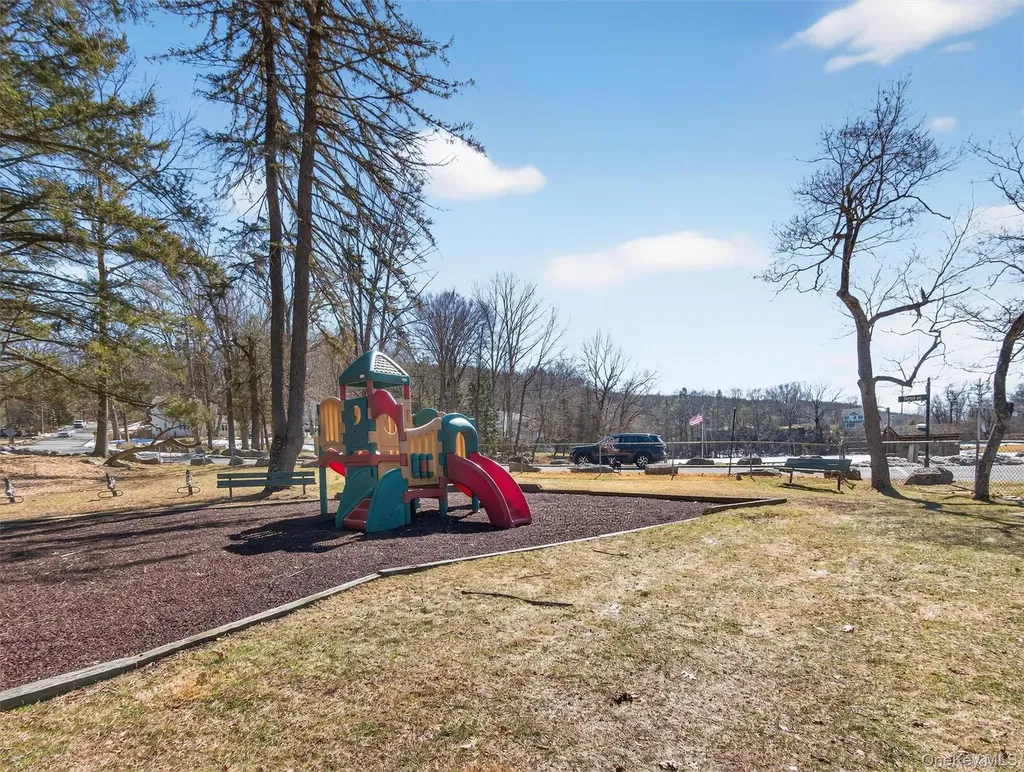 7 Greenway E Sloatsburg NY 10974