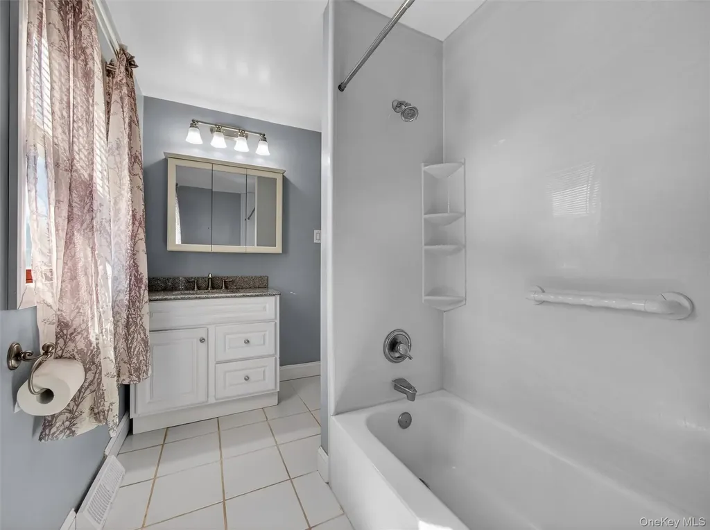 7 Greenway E Sloatsburg NY 10974