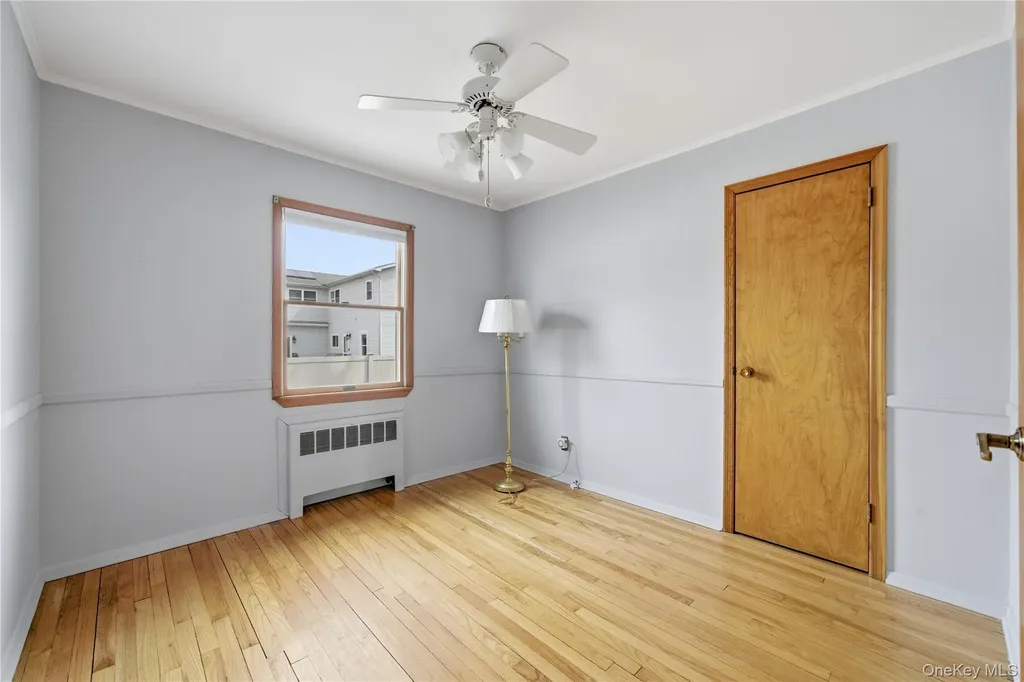 219 E John Street Lindenhurst NY 11757