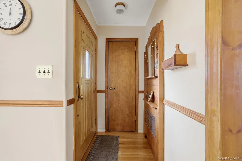 219 E John Street Lindenhurst NY 11757