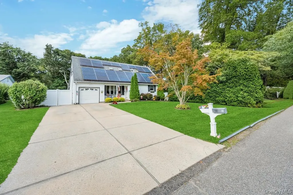 45 Floradora Drive Mastic NY 11950