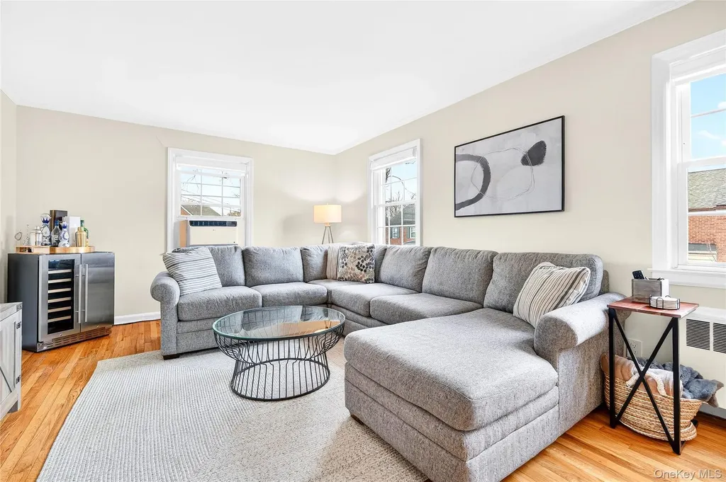 66 Robins Crescent New Rochelle NY 10801
