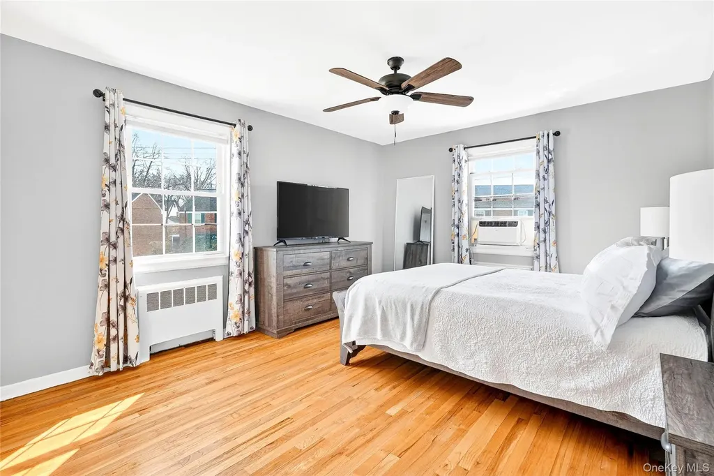 66 Robins Crescent New Rochelle NY 10801