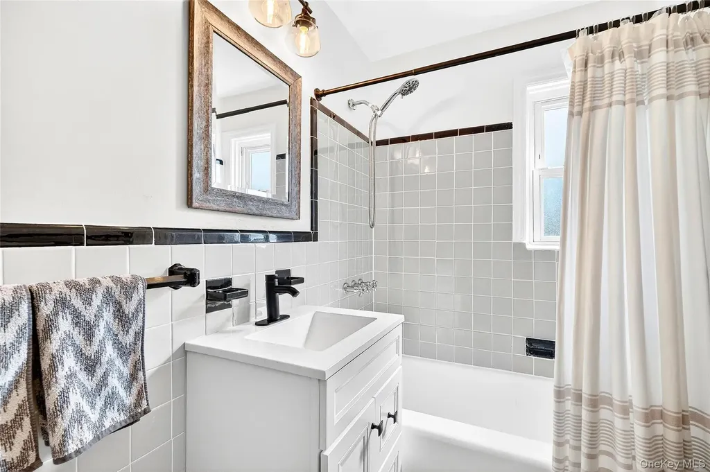 66 Robins Crescent New Rochelle NY 10801