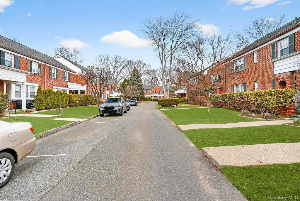 66 Robins Crescent New Rochelle NY 10801