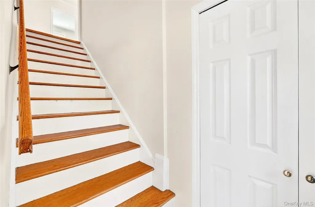 66 Robins Crescent New Rochelle NY 10801