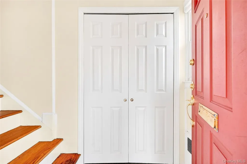 66 Robins Crescent New Rochelle NY 10801
