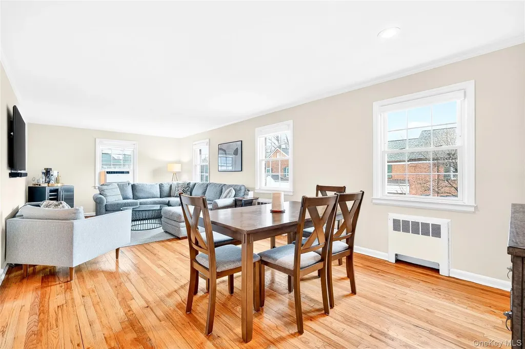 66 Robins Crescent New Rochelle NY 10801