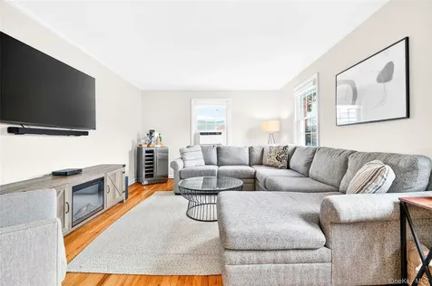 66 Robins Crescent New Rochelle NY 10801