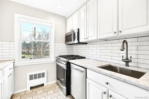 66 Robins Crescent New Rochelle NY 10801
