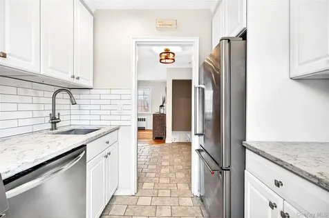 66 Robins Crescent New Rochelle NY 10801
