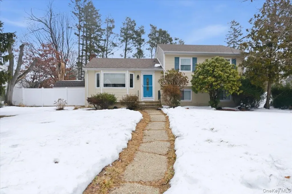 30 Middle Drive Huntington NY 11743