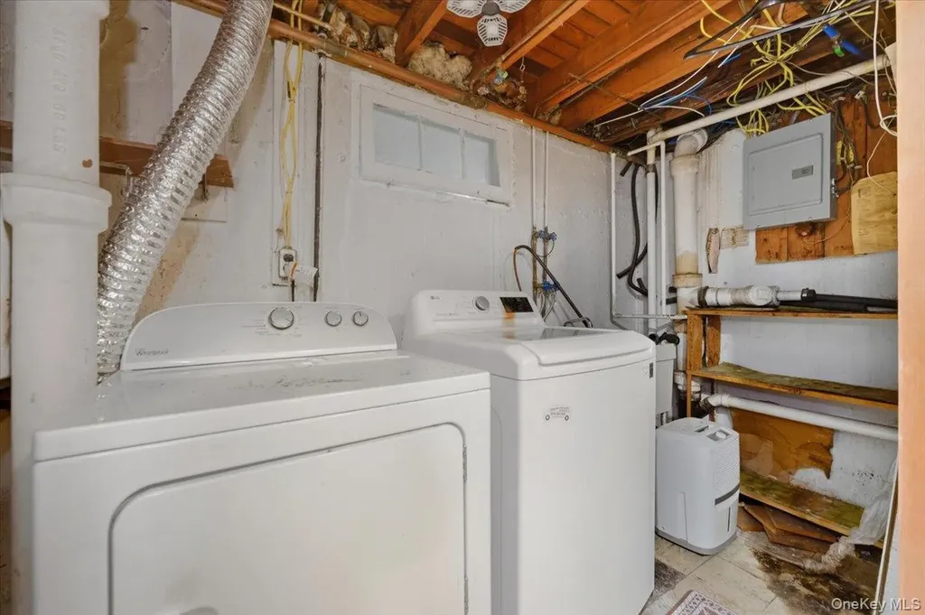 30 Middle Drive Huntington NY 11743