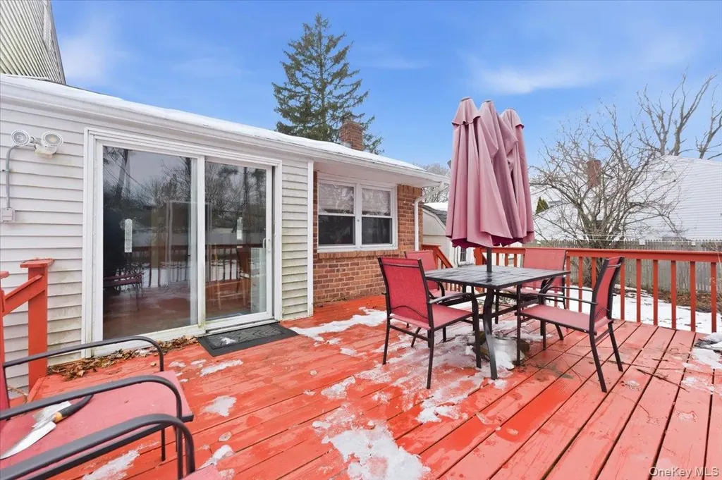 30 Middle Drive Huntington NY 11743
