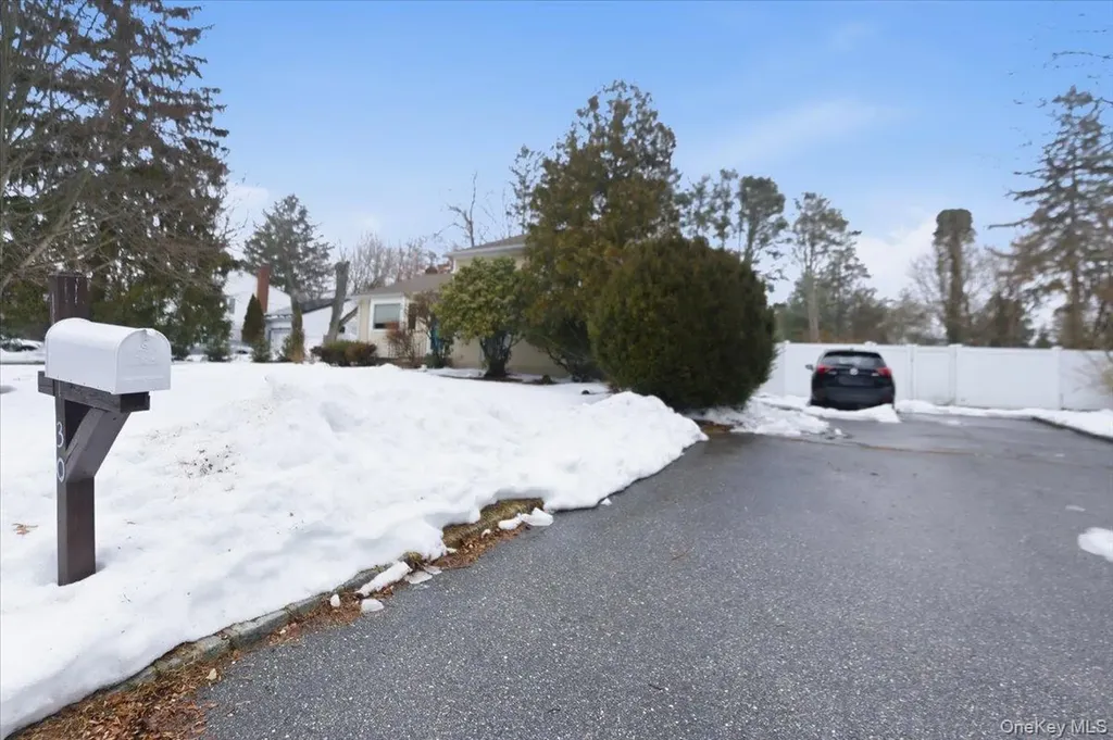 30 Middle Drive Huntington NY 11743