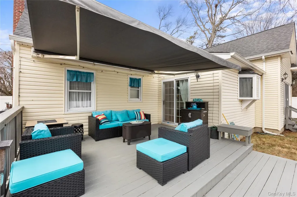 89 Cotter Street West Islip NY 11795