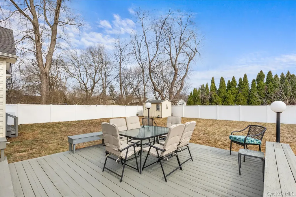 89 Cotter Street West Islip NY 11795