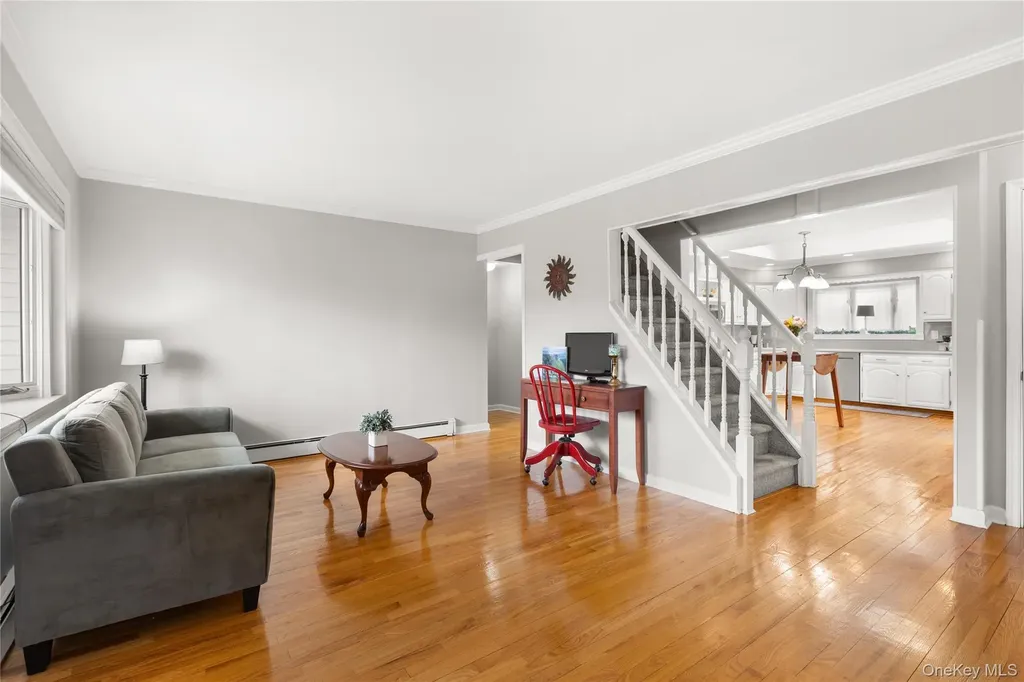 89 Cotter Street West Islip NY 11795