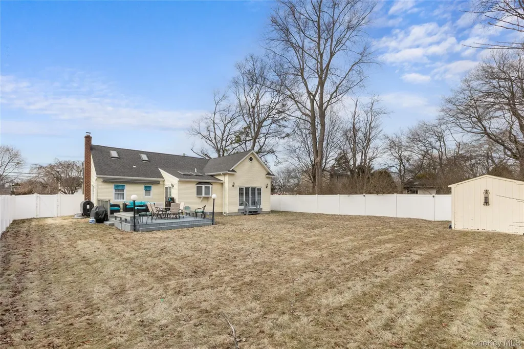 89 Cotter Street West Islip NY 11795