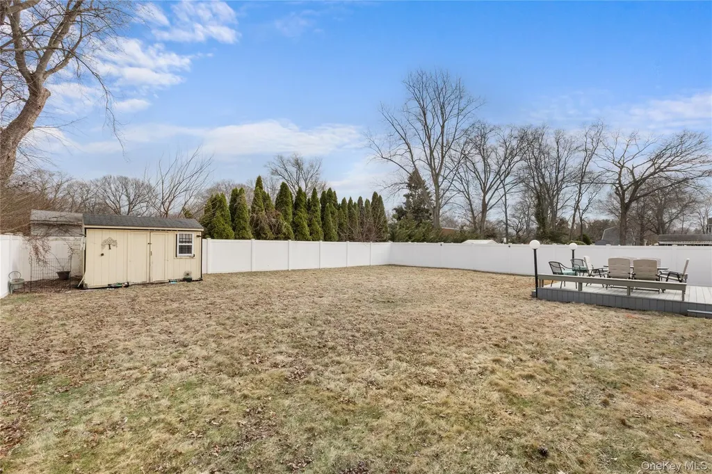 89 Cotter Street West Islip NY 11795