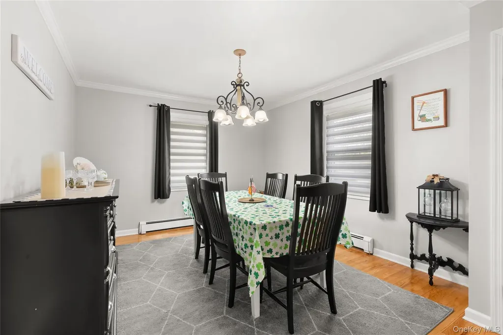 89 Cotter Street West Islip NY 11795