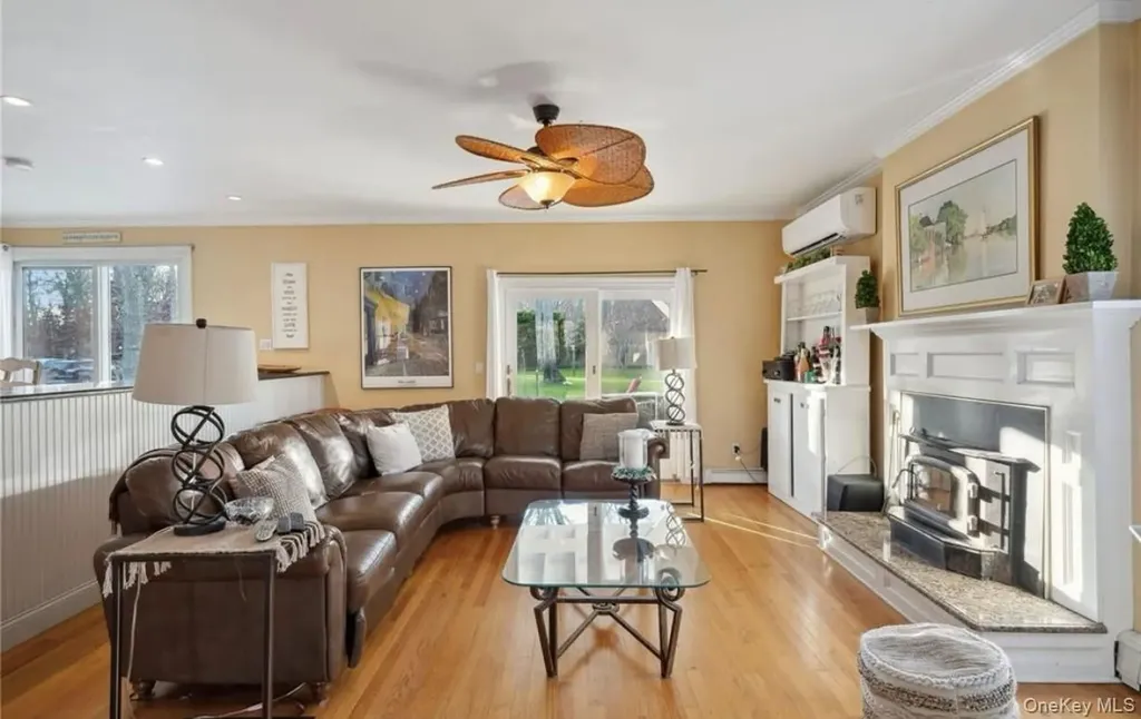 23 N Westbury Road Hampton Bays NY 11946
