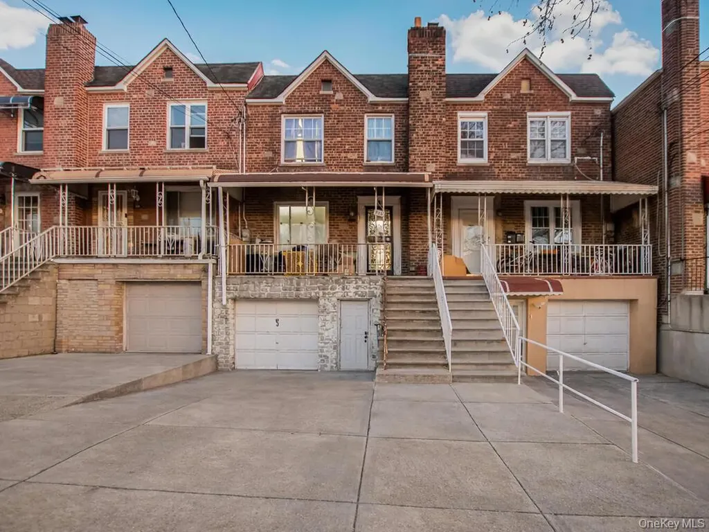 986 Neill Avenue Bronx NY 10462
