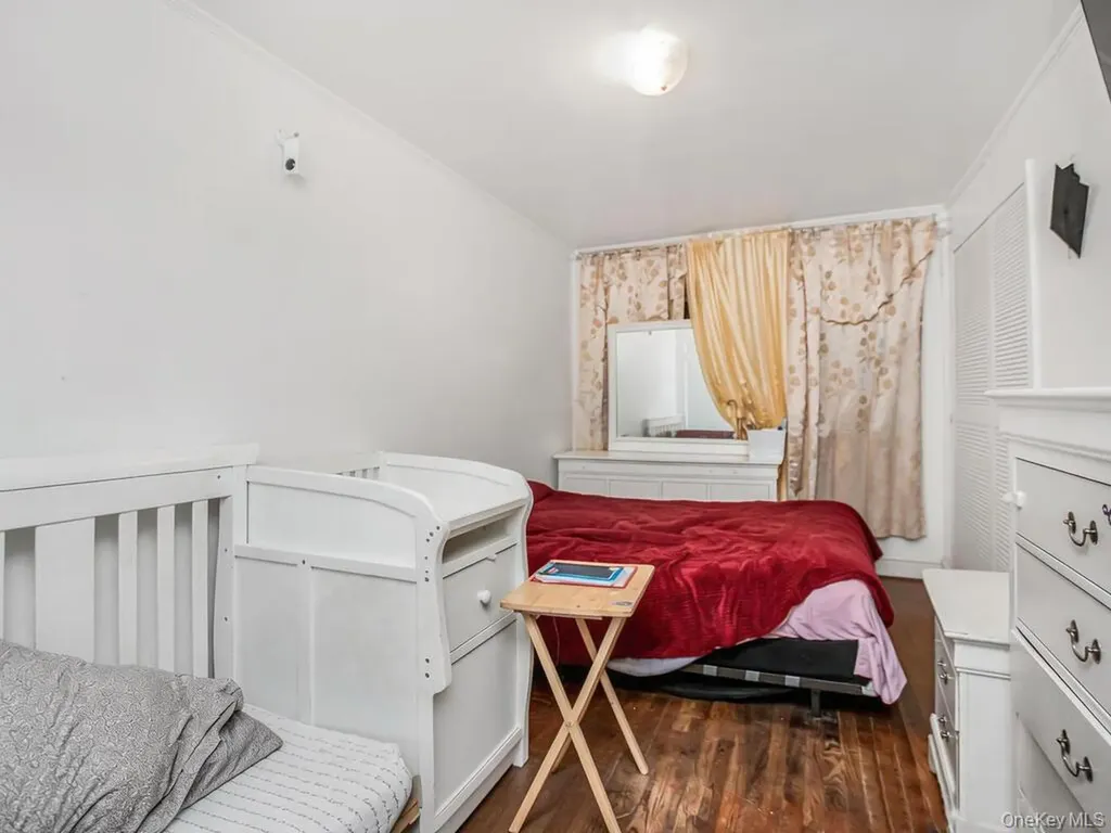 986 Neill Avenue Bronx NY 10462