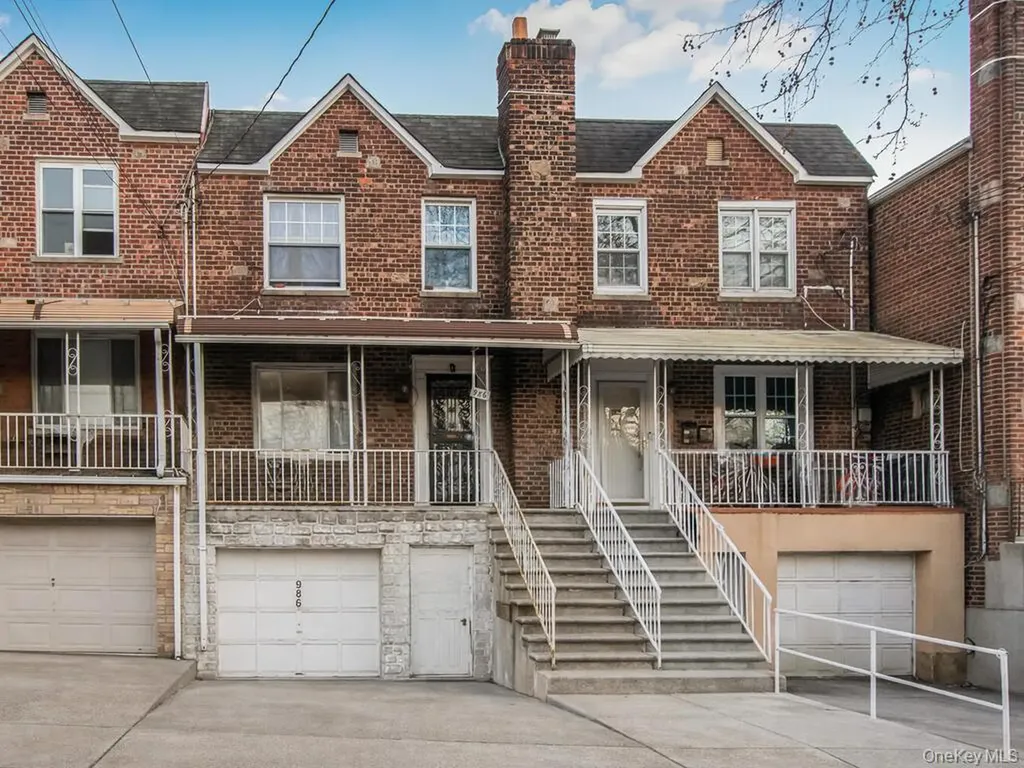 986 Neill Avenue Bronx NY 10462