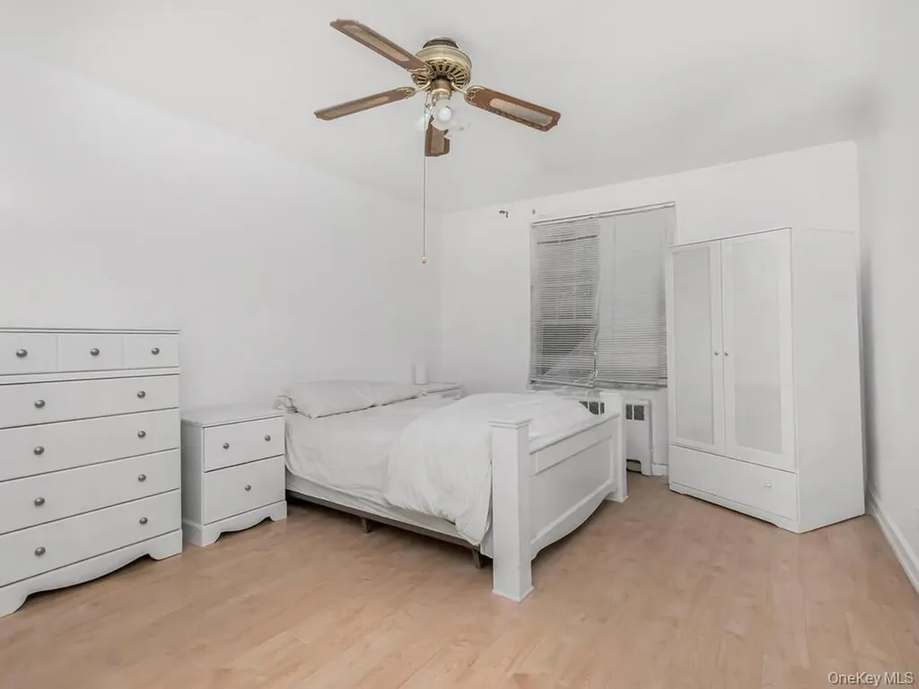 986 Neill Avenue Bronx NY 10462