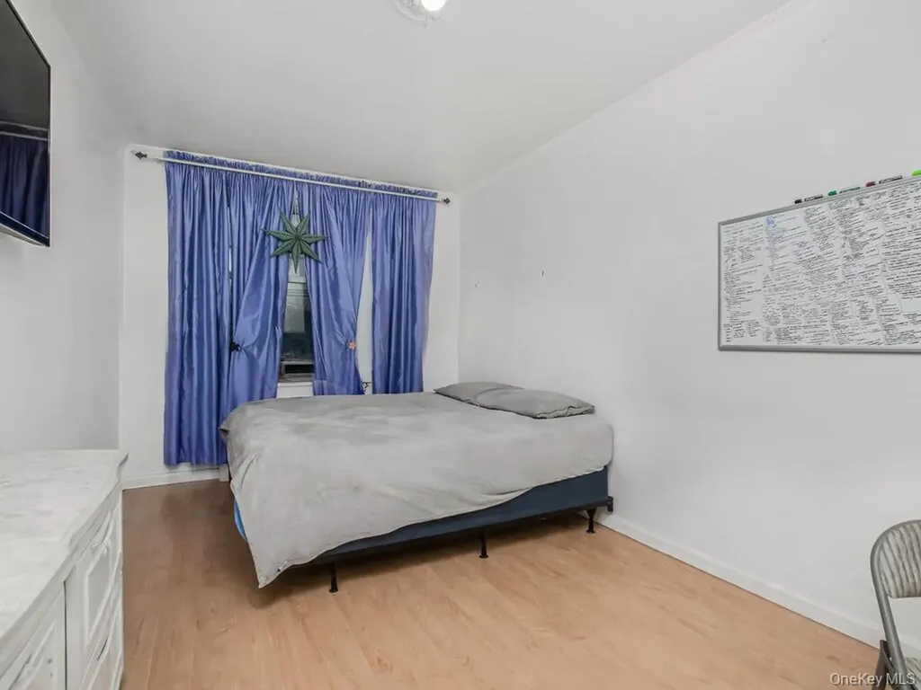 986 Neill Avenue Bronx NY 10462