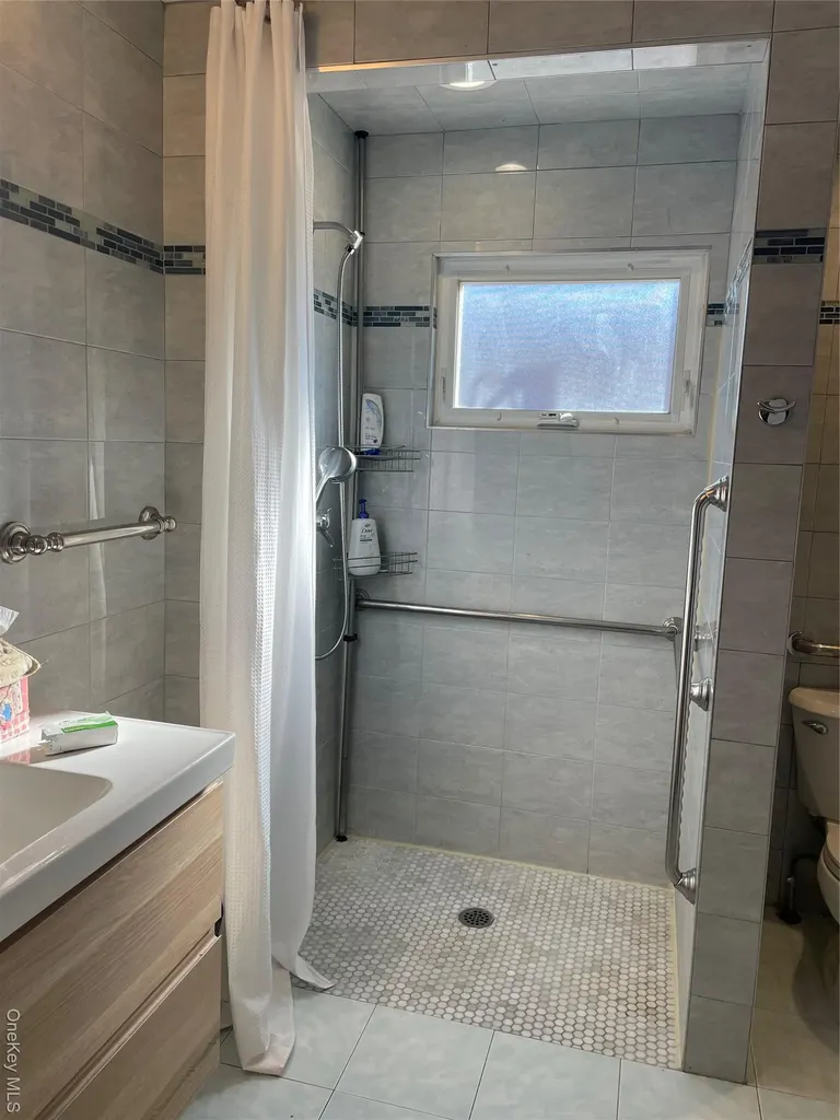 15458 20th Road Whitestone NY 11357