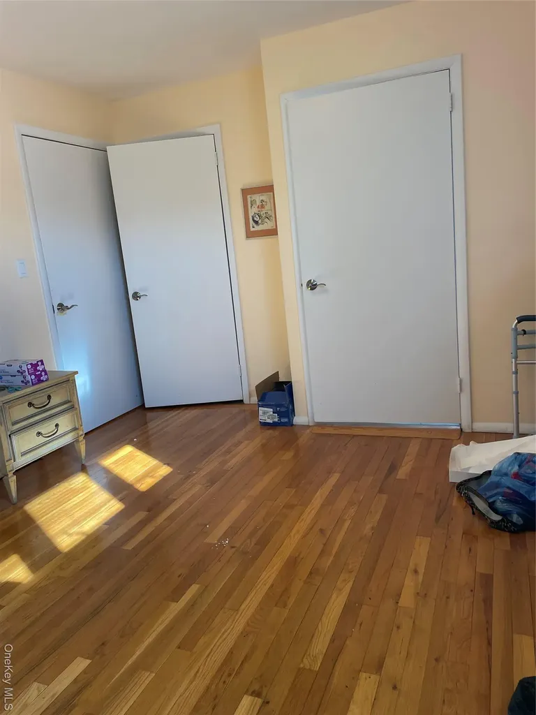 15458 20th Road Whitestone NY 11357