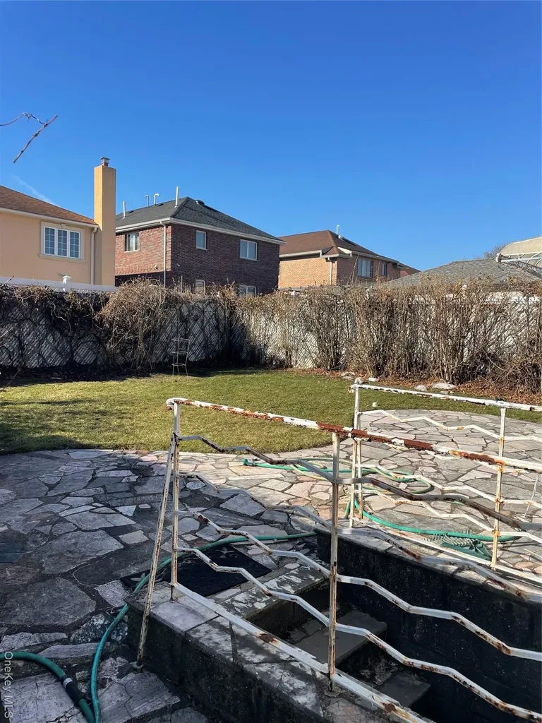 15458 20th Road Whitestone NY 11357