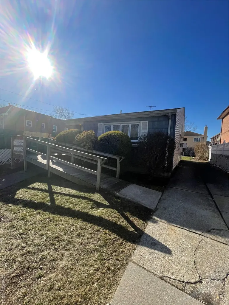 15458 20th Road Whitestone NY 11357