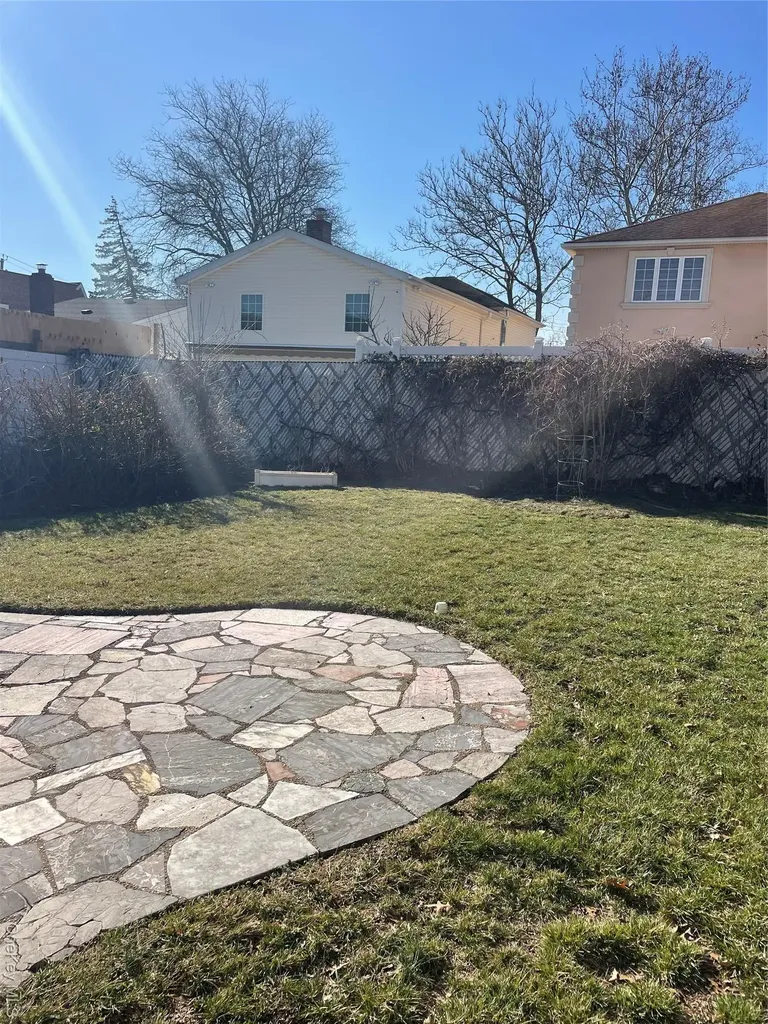 15458 20th Road Whitestone NY 11357