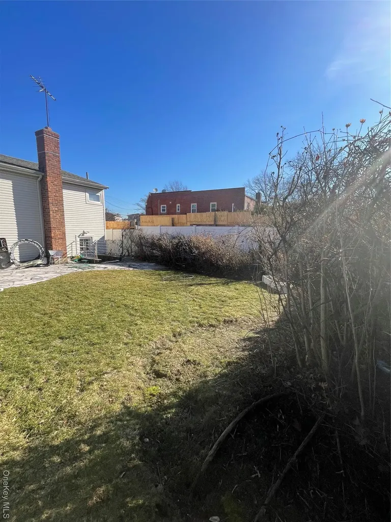 15458 20th Road Whitestone NY 11357