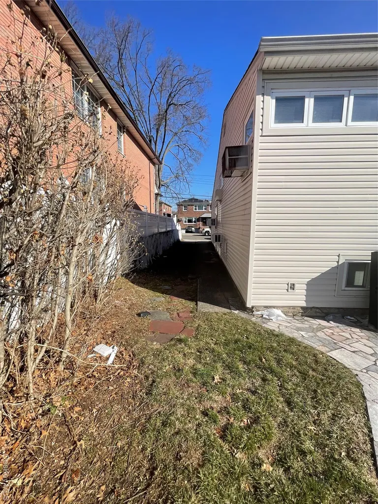 15458 20th Road Whitestone NY 11357