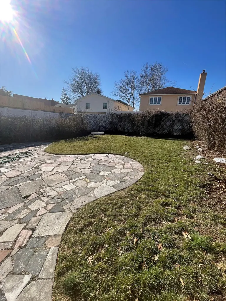 15458 20th Road Whitestone NY 11357
