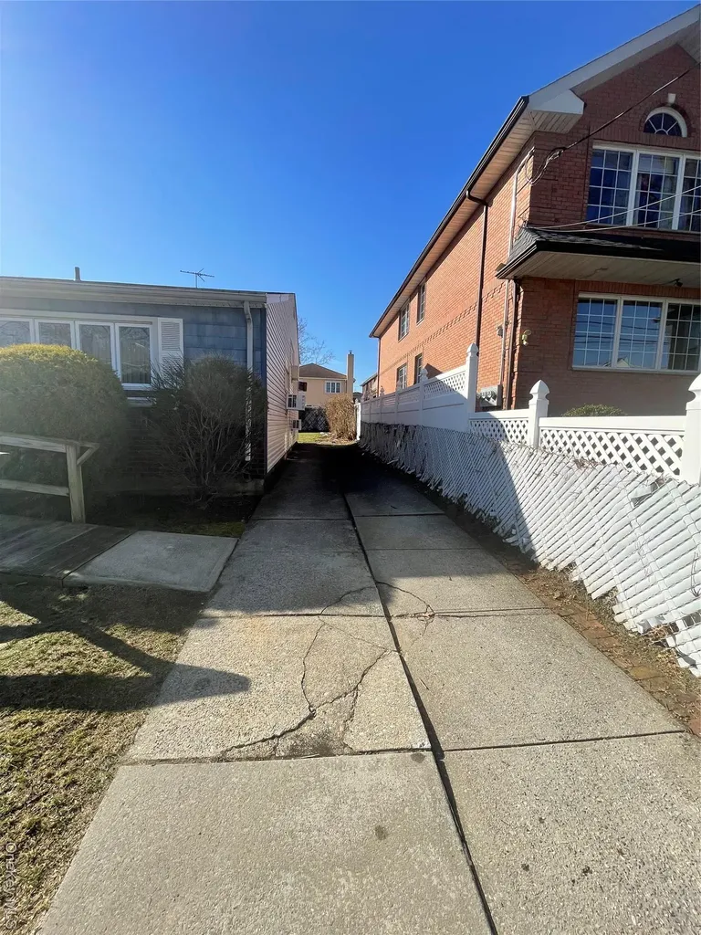 15458 20th Road Whitestone NY 11357