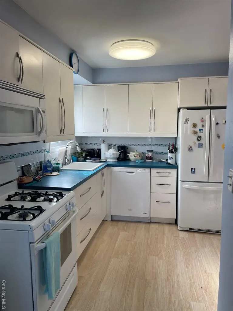 15458 20th Road Whitestone NY 11357