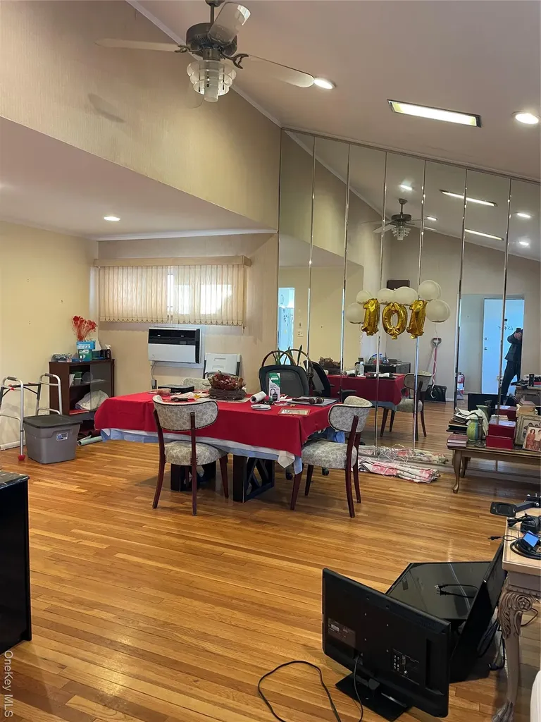 15458 20th Road Whitestone NY 11357