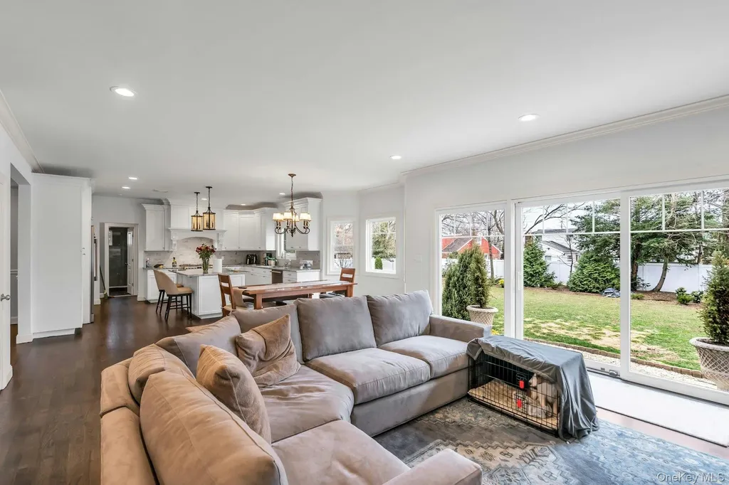 10 Beverly Road Farmingdale NY 11735