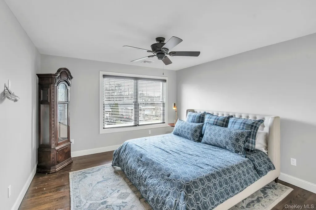 10 Beverly Road Farmingdale NY 11735