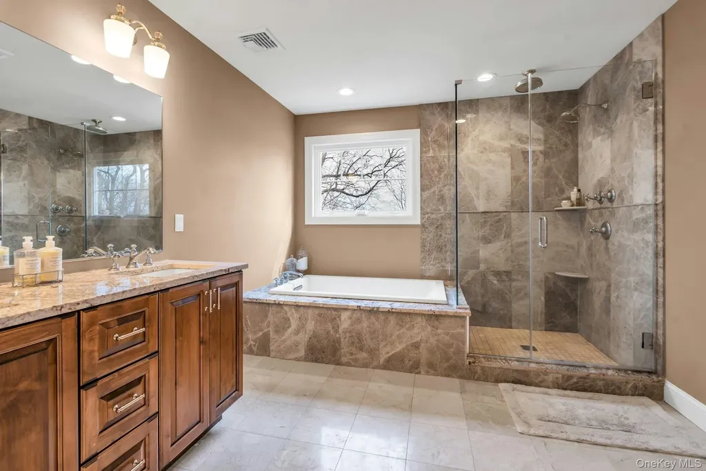 10 Beverly Road Farmingdale NY 11735